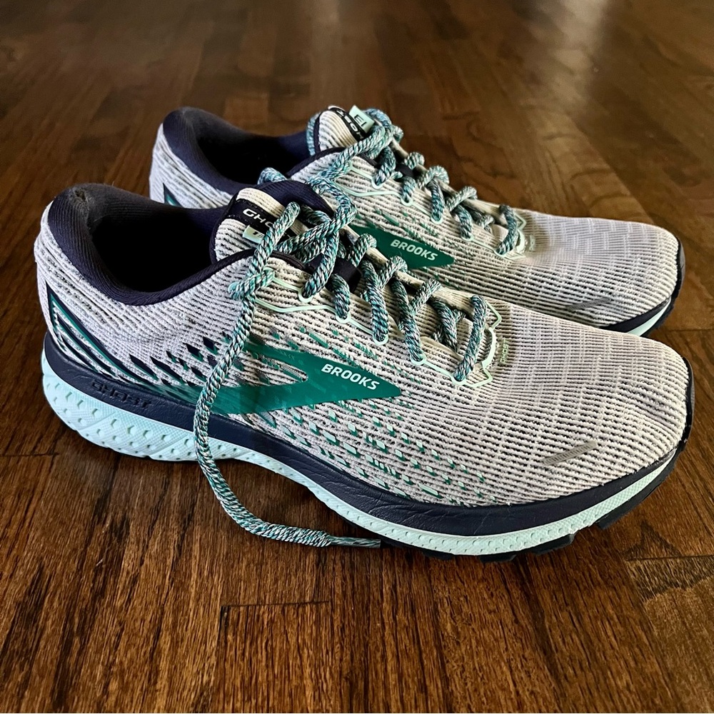 Brooks Ghost 13 Women’s Running Shoe in Grey/Navy/Parasailing - Size 9.5